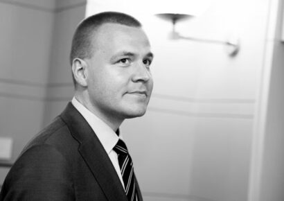 Fallece diputado finlandés Eemeli Peltonen en la sede del Parlamento