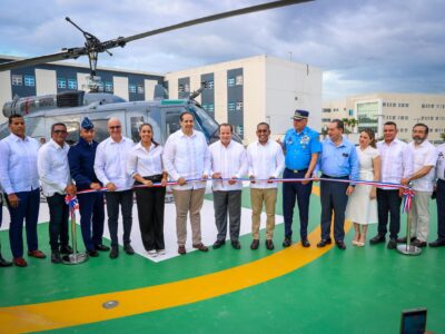 Paliza y autoridades inauguran helipuerto en Ciudad Sanitaria de Santo Domingo Norte