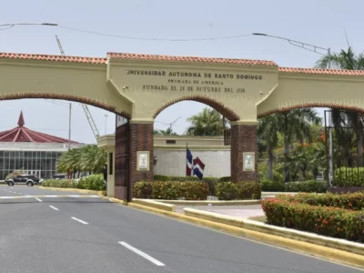 Faprouasd inicia paro docente en toda la UASD por reivindicaciones laborales