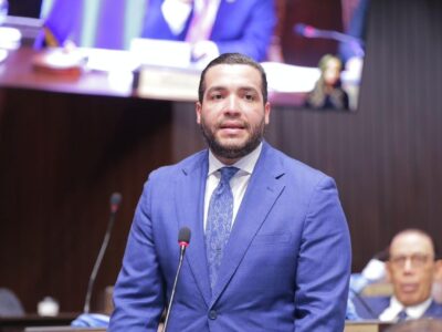 Charlie Mariotti Jr. acusa al PRM de deteriorar servicios básicos y hacer retroceder al país 20 años