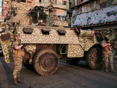 El Ejército libanés recibe nuevos cargamentos de armas de facciones palestinas en proceso de desarme