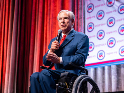 Abbott advierte que amenaza de arresto a legisladores demócratas podría extenderse por años