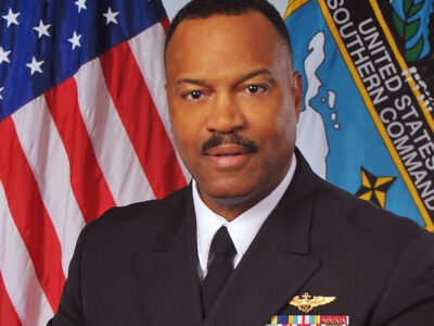 Jefe del Comando Sur de EE. UU. visita República Dominicana para reforzar cooperación en defensa