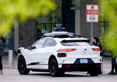 Taxistas de Nueva York amenazan con paro ante pruebas de robotaxis de Waymo