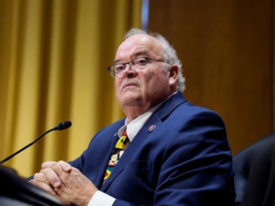 Destituyen al jefe del IRS tras controversia por solicitud de datos fiscales para deportaciones