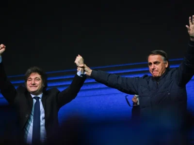 Bolsonaro planeó pedir asilo político a Javier Milei, según la Policía brasileña