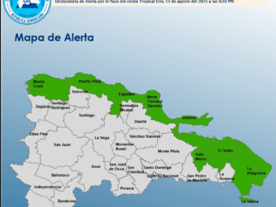 Huracán Erin provoca alerta verde en la costa norte del país