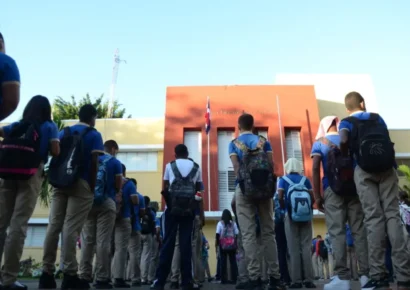 Más de 2.6 millones de estudiantes inician clases en República Dominicana