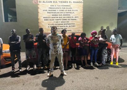 Ejército detiene en Mao a tres vehículos con 34 haitianos en condición irregular