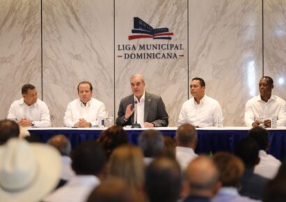 Abinader destina RD$4,000 millones para aceras y contenes en todo el país