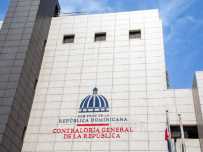 Contraloría asegura estar al día en pago de bonos a empleados de carrera