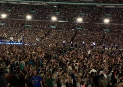 Coldplay canta con la Sinfónica Simón Bolívar en Wembley