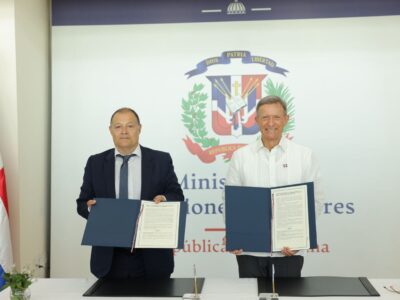 RD abre oficina regional del CLAD para modernizar la administración pública