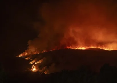 España vive una de sus peores olas de incendios: dos muertos y miles de evacuados