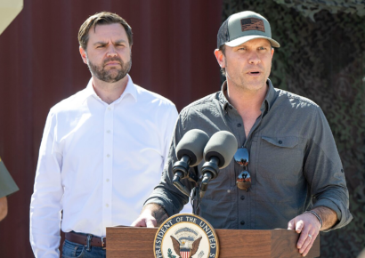 JD Vance y Stephen Miller reciben fuertes rechazos de manifestantes en D.C.