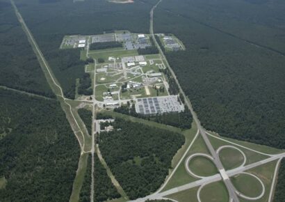 Hallan nido de avispas con radiación diez veces superior en antigua planta nuclear de EE.UU.