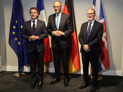 Macron, Merz y Starmer convocan reunión de aliados para reforzar garantías de seguridad a Ucrania