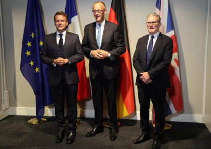 Macron, Merz y Starmer convocan reunión de aliados para reforzar garantías de seguridad a Ucrania