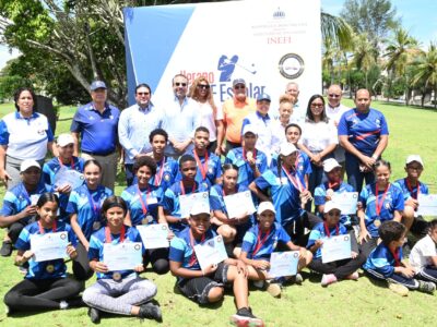 Golf para todos: INEFI  y Fedogolf llevan el deporte a las aulas públicas con campamento pionero