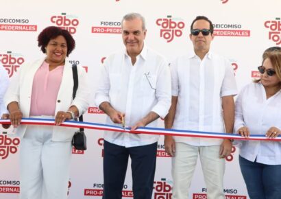 Presidente Abinader inaugura planta de aguas residuales en Cabo Rojo
