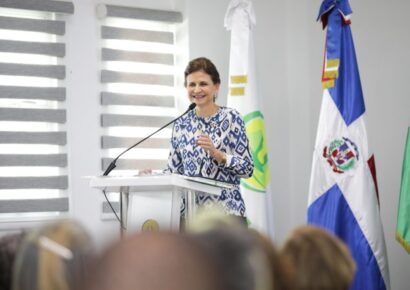 Raquel Peña participa en lanzamiento de libro sobre el rol de la mujer dominicana
