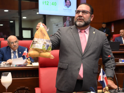 Senador Rogelio Genao exhorta al Gobierno a sostener programa de papa en las escuelas