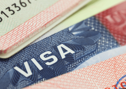 EE.UU. revisa más de 55 millones de visas en busca de infractores