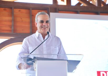 Luis Abinader inaugura seis obras en Pedernales y Barahona