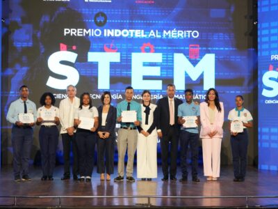500 estudiantes reciben becas del INDOTEL en premiación STEM