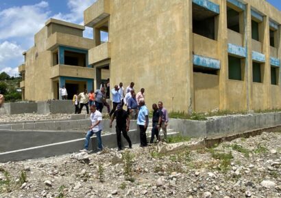 Gobierno y UASD reanudan construcción de liceo y extensión universitaria en Elías Piña