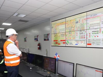 Abinader pide excusas por apagones y anuncia retorno de generación en Punta Catalina