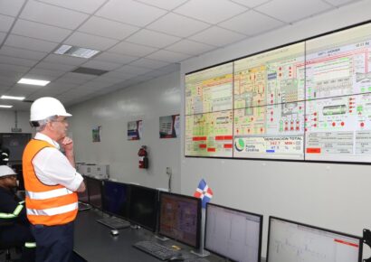 Abinader pide excusas por apagones y anuncia retorno de generación en Punta Catalina