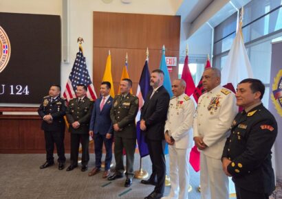 Lee Ballester y Cabrera Ulloa participan como invitados especiales en graduación en academia de la DEA de los EE.UU.