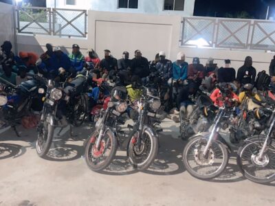 DGM detiene grupo de motoristas traficando indocumentados en horas nocturnas en las proximidades de Azúa.