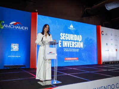Ministra Faride Raful llama al sector privado al involucramiento social en la construcción de una República Dominicana más segura