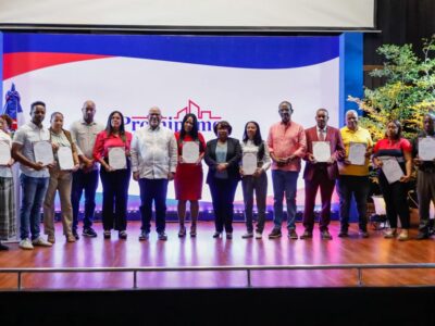 Promipyme entrega RD$53 millones en préstamos a 310 emprendedores, pequeños y microempresarios de Barahona