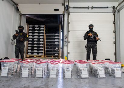 DNCD decomisa 120 paquetes de cocaína en contenedores de bananos en Puerto Caucedo