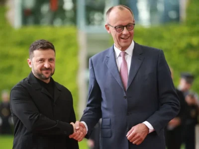 El canciller Friedrich Merz recibe a Zelenski en Berlín antes de encuentros con líderes internacionales
