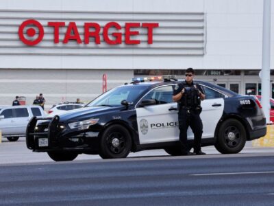 Tiroteo en estacionamiento de tienda Target en Austin deja al menos tres muertos y varios heridos