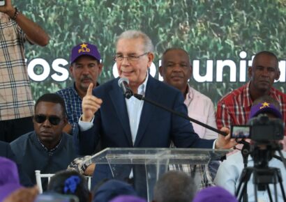 Danilo denuncia el abandono de hospitales y de la  salud de la gente