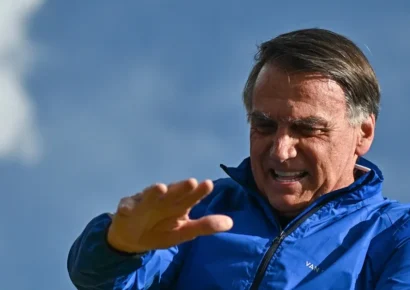 Bolsonaro recibe permiso para salir de prisión domiciliaria por consulta médica