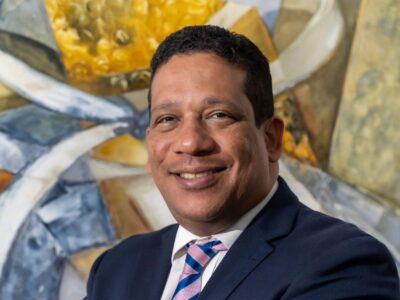 Carlos Pimentel y el cubo de M sobre funcionarios