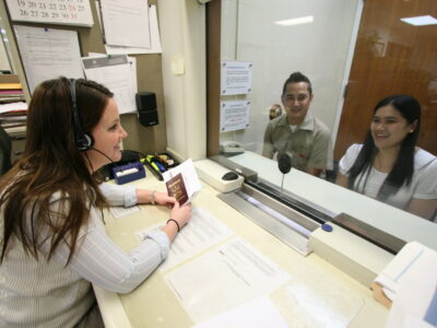 Menores dominicanos de 14 años deberán acudir a la Embajada de EE. UU. para solicitar visa