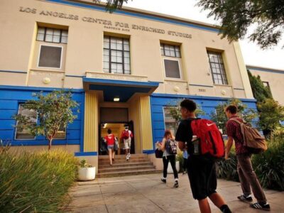 Escuelas de Los Ángeles inician clases en medio de temor por redadas migratorias