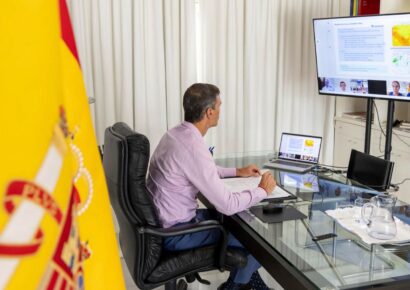 Pedro Sánchez visita zonas afectadas por incendios en Ourense y León y preside reunión del CECOD