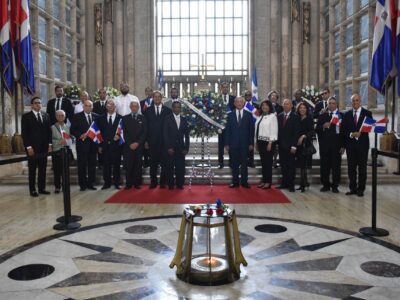 Presidente del Instituto Duartiano insiste en remover restos de Pedro Santana del Panteón Nacional