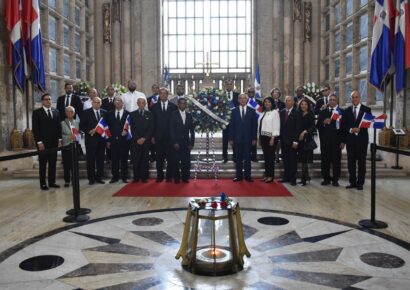 Presidente del Instituto Duartiano insiste en remover restos de Pedro Santana del Panteón Nacional