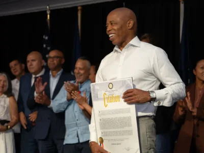 “Nací en Alabama, pero soy un dominicano”: palabras de Eric Adams antes del desfile