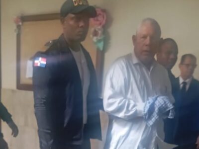 Juez coloca impedimento de salida y grilletes al conductor de programa Rafael Guerrero Méndez