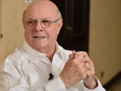 Hipólito Mejía: “Carolina le lleva a todo el mundo” y lidera encuestas internas del PRM